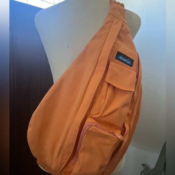 KAVU Original Rope Bag Sling Pack with Adjustable Rope Shoulder Strap - Picture 1 of 7